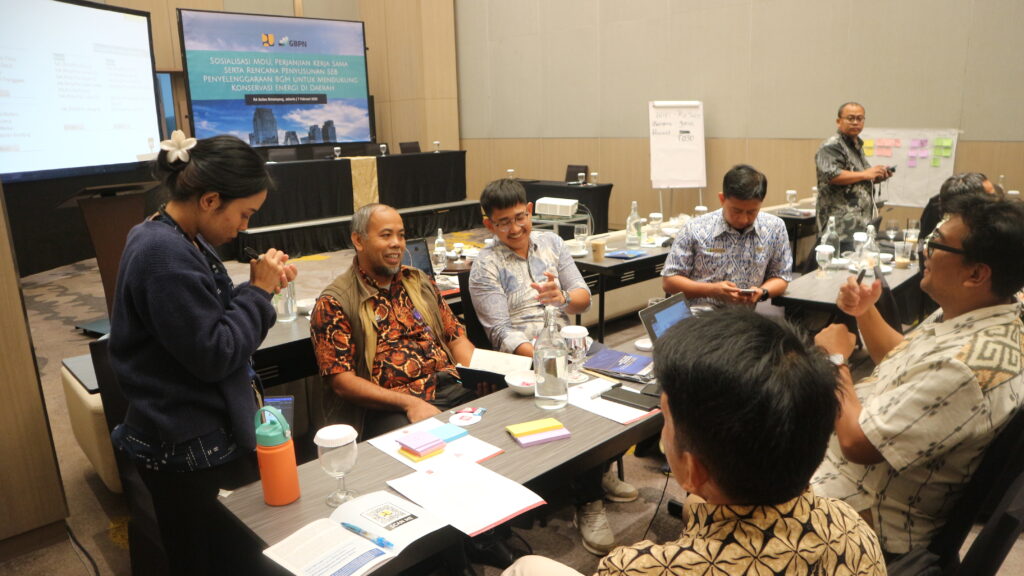 Government Officials and GBPN team discuss Green Building Implementation